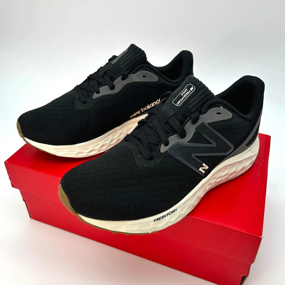 New Balance Fresh Foam Arishi v4 Size 6.5 Womens Sneakers Black Gold Gum NEW